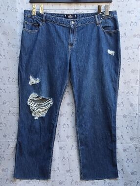 Hollister Women Medium Wash Blue Distressed Low-Rise Dad Jeans. 21R W35/L31